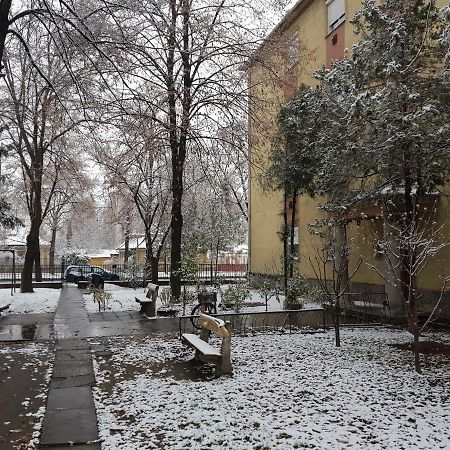 Lia Apartman Kiskunhalas Buitenkant foto