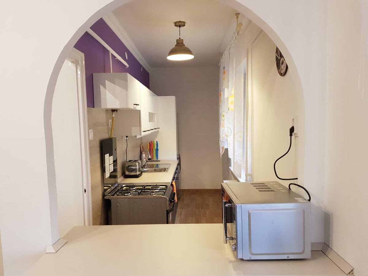Lia Apartman Kiskunhalas Buitenkant foto